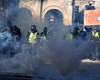 ممنوعیت استفاده از نارنجک گاز اشک‌آور علیه معترضان در فرانسه
