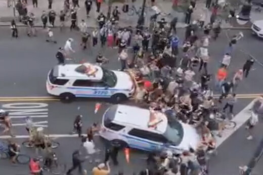 فیلم/ پلیس آمریکا، معترضان را زیر گرفتند