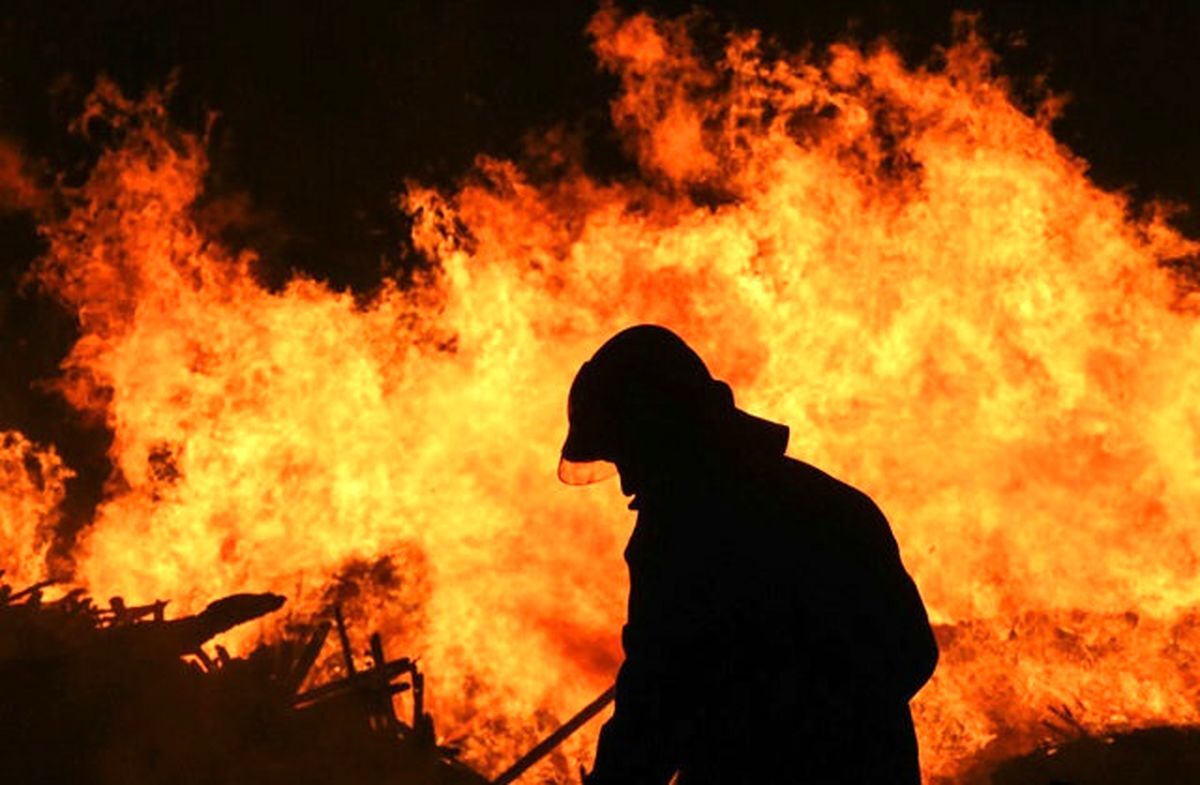 نجات جان ۱۸ نفر در آتش‌سوزی اهواز