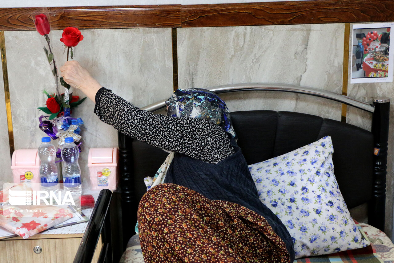 سالمندی در ایران زنانه می‌شود