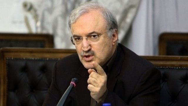 وزیر بهداشت: هیچ جای دنیا واکسن را به حراج نگذاشتند/ کار واکسن ایرانی بر روی غلتک افتاده است