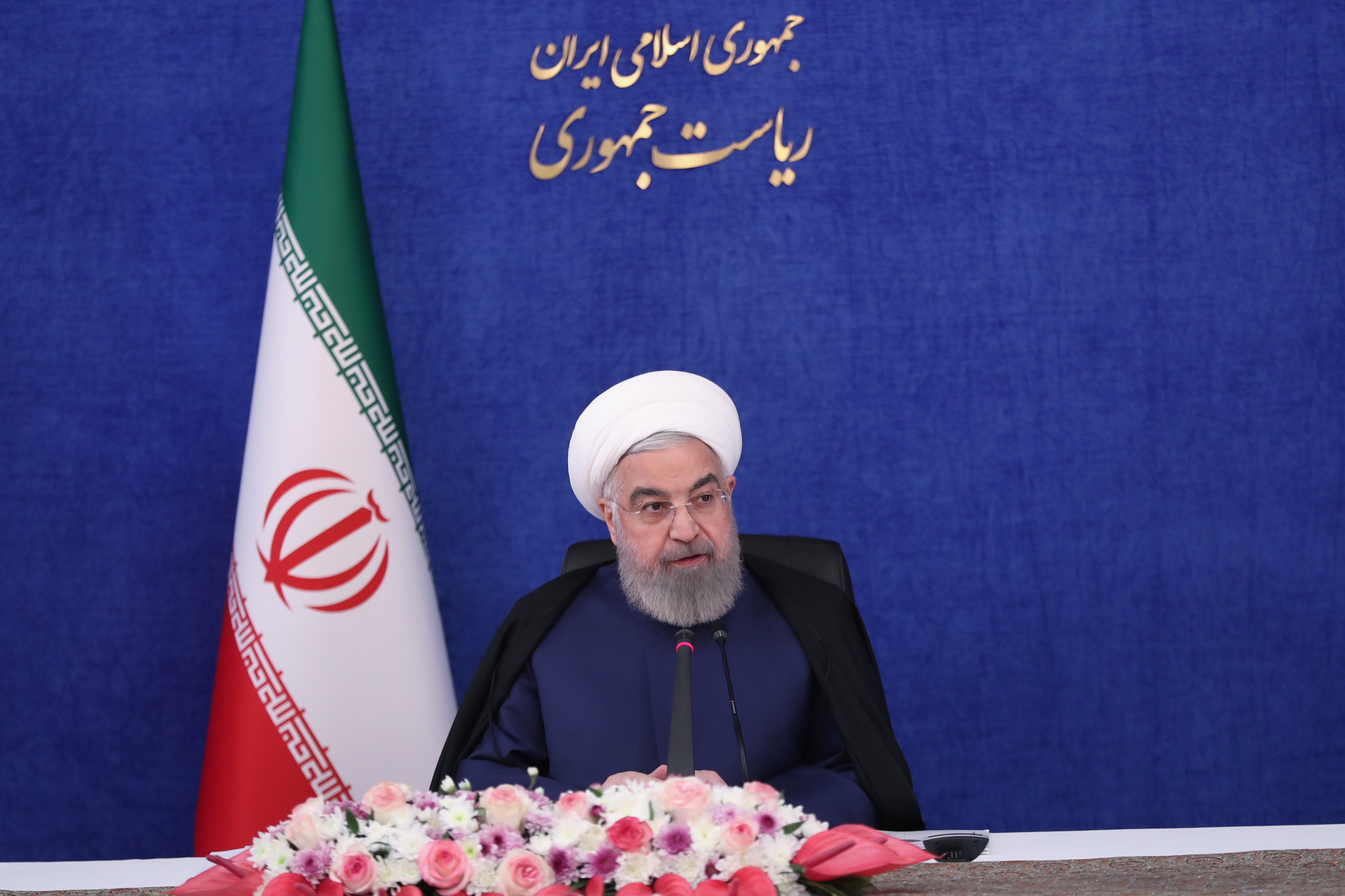 روحانی: هفته جاری هفته سختی است/ برخی که از تاخیر درخرید واکسن انتقادمی‌کنند، درابتدا با خرید واکسن از روسیه و چین مخالفت می‌کردند