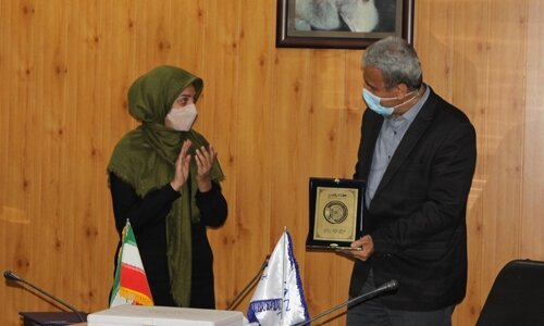 اعطای نشان خدمت اداره سلامت شهرداری تهران به پژوهشگاه رویان