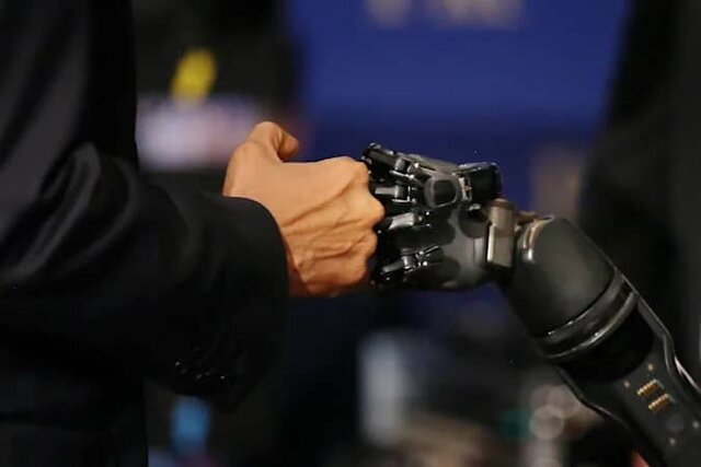 بازوی روباتیک به کمک معلولان می آید