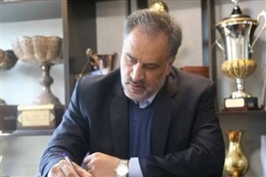 احمد مددی و آخرین سواری از رنوی معروف!/ مدیرعامل برکنار شده استقلال به باشگاه رفت