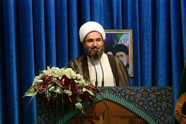 امام جمعه تهران: وحدت قوا برای شکستن شاخ غول گرانی ادامه یابد