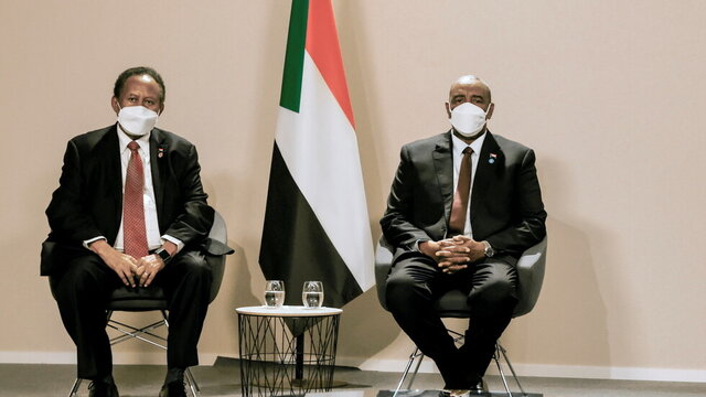 دیدار رئیس شورای انتقالی و نخست وزیر سودان ساعتی پیش از کودتا