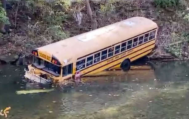 تصادف اتوبوس مدرسه با 30 دانش آموز