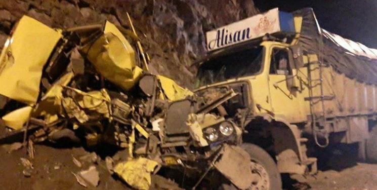 برخورد مرگبار کامیون و سمند در جاده اردبیل - سرچم