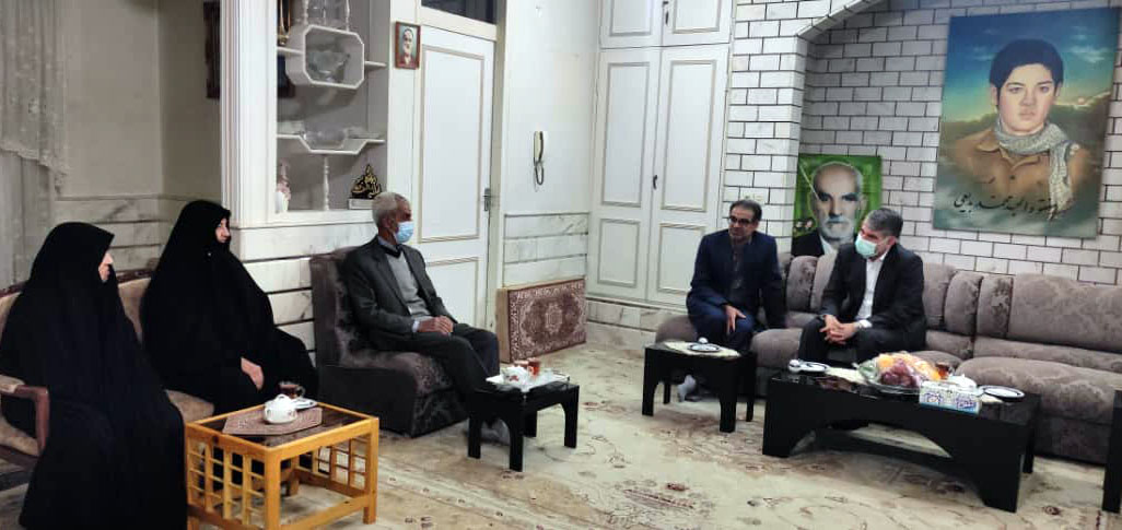 وزیر جهاد کشاورزی با خانواده شهید "محمد بدیعی" دیدار کرد