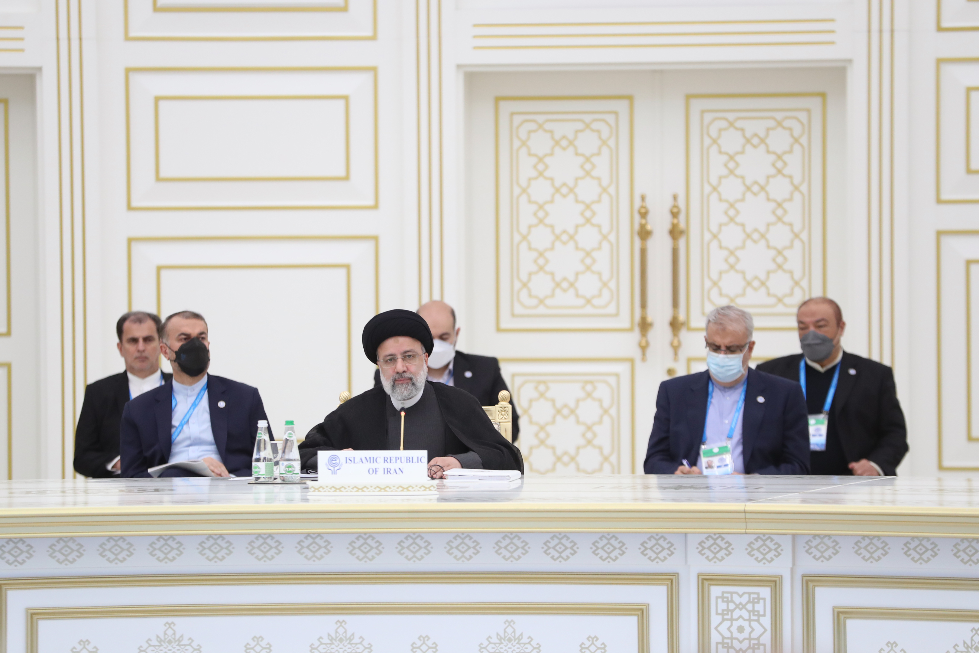 ایران اولویت ویژه‌ای برای همکاری و مشارکت اقتصادی با همسایگان قائل است