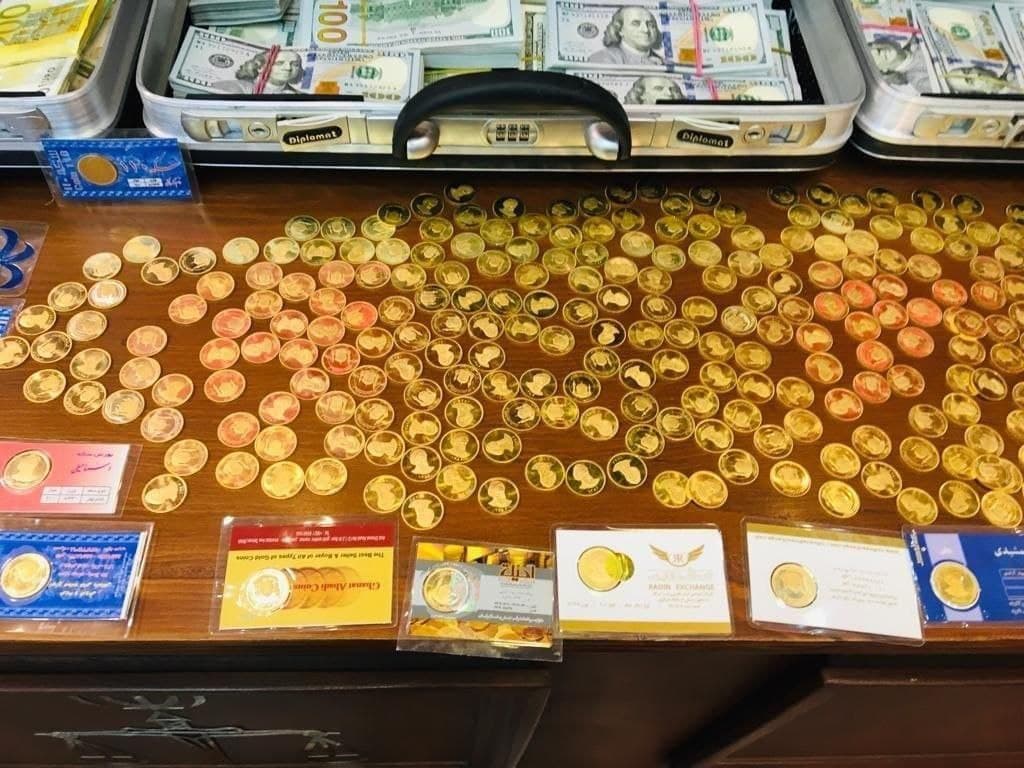 سکه‌های طلای رشوه در دادگاه شهرداری لواسان به نمایش درآمد