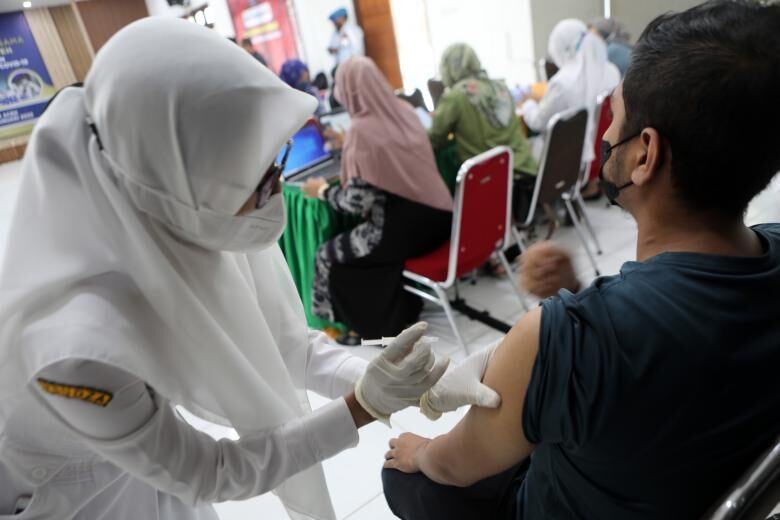 زالی: ۲۵ میلیون و ۷۰۰ هزار دز واکسن کرونا در تهران تزریق شد