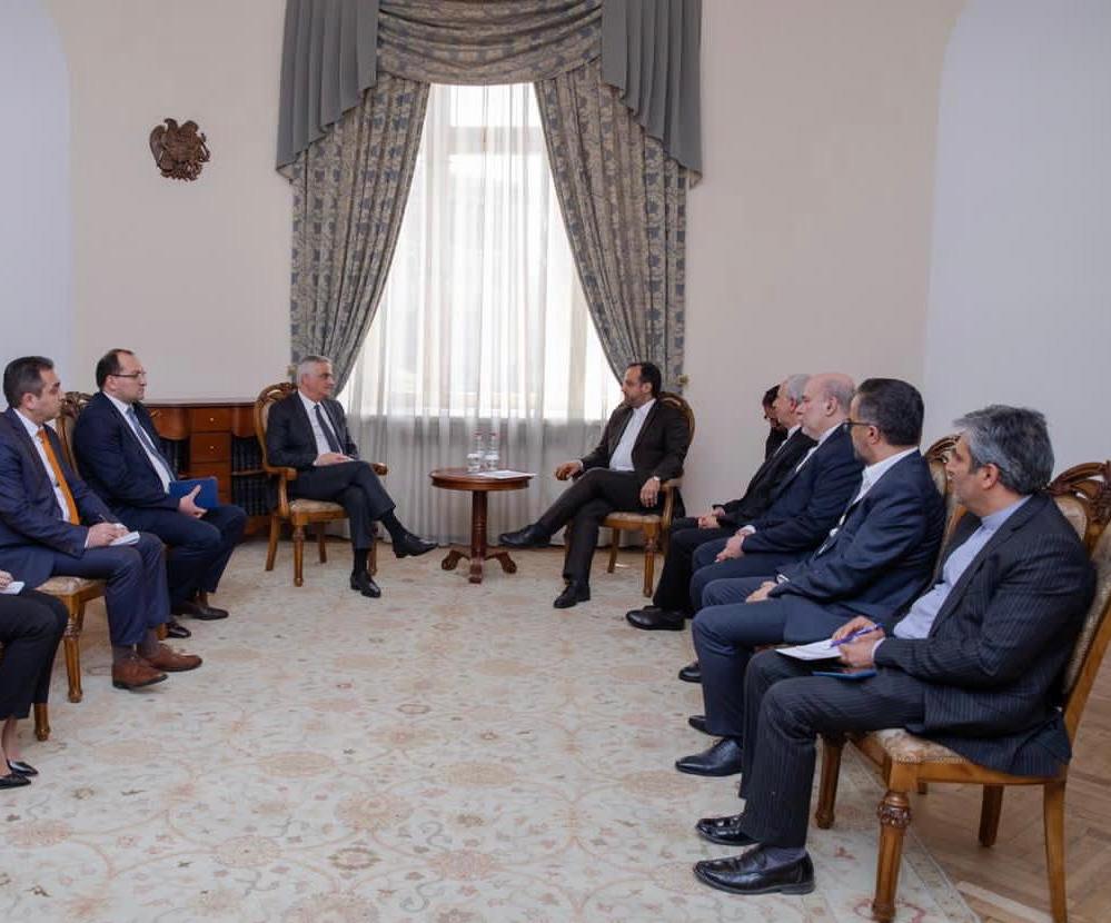 دیدار وزیر اقتصاد کشورمان با معاون نخست وزیر و وزرای دارایی و اقتصاد ارمنستان
