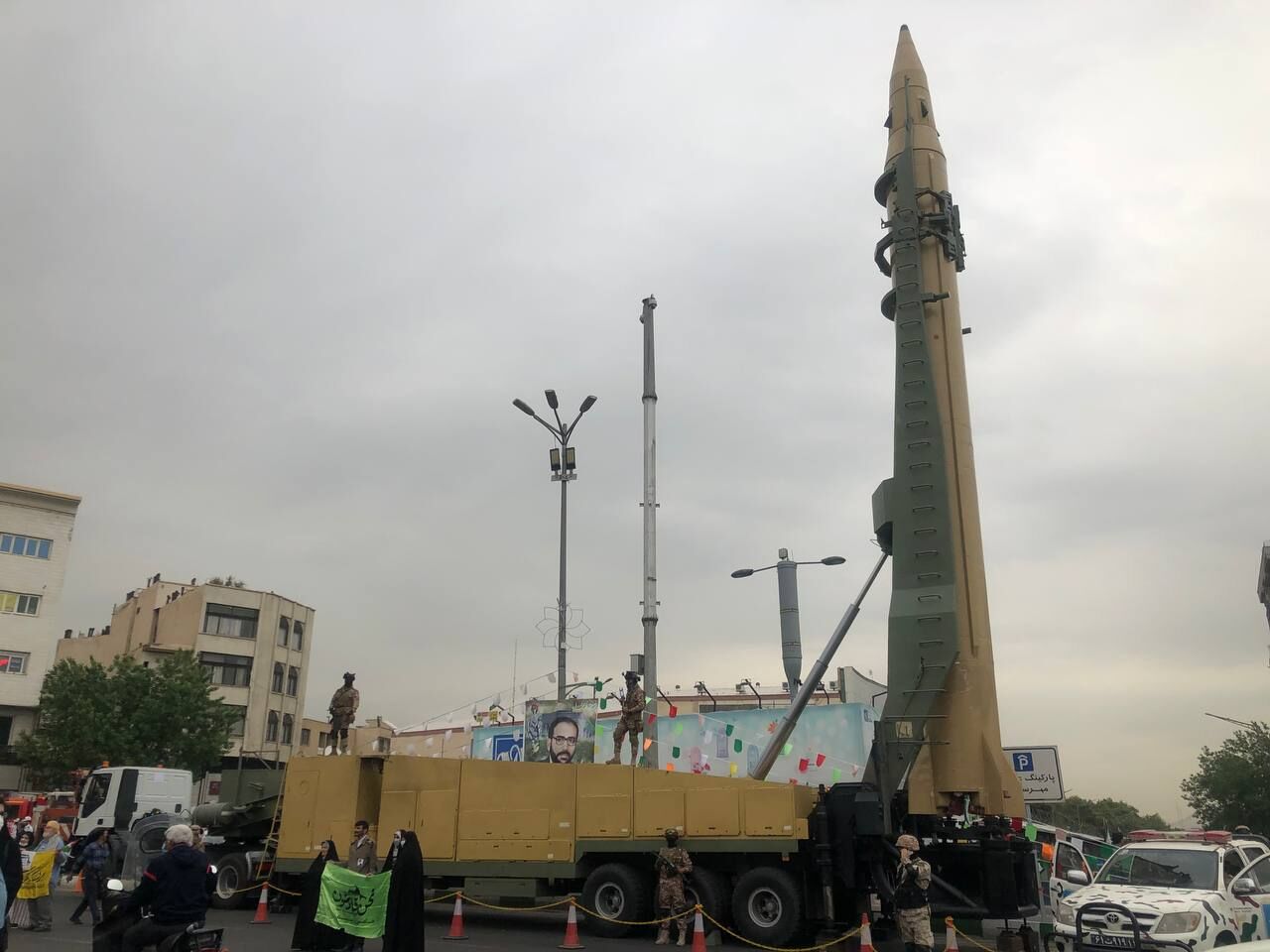 موشک عماد سازمان هوا فضای سپاه در روز قدس نمایش داده شد