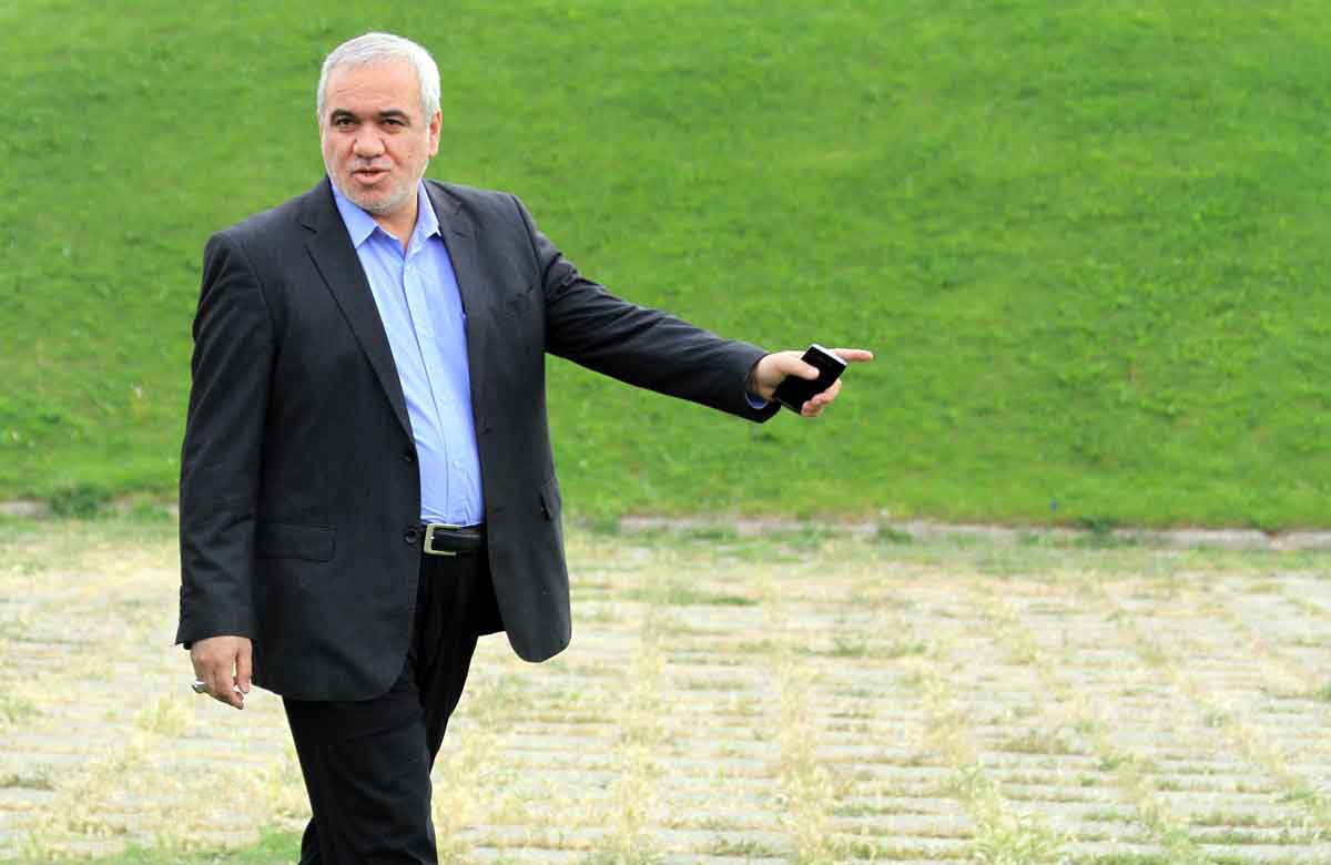 فتح‌الله زاده: آبروی فوتبال ایران را در نظر بگیرید