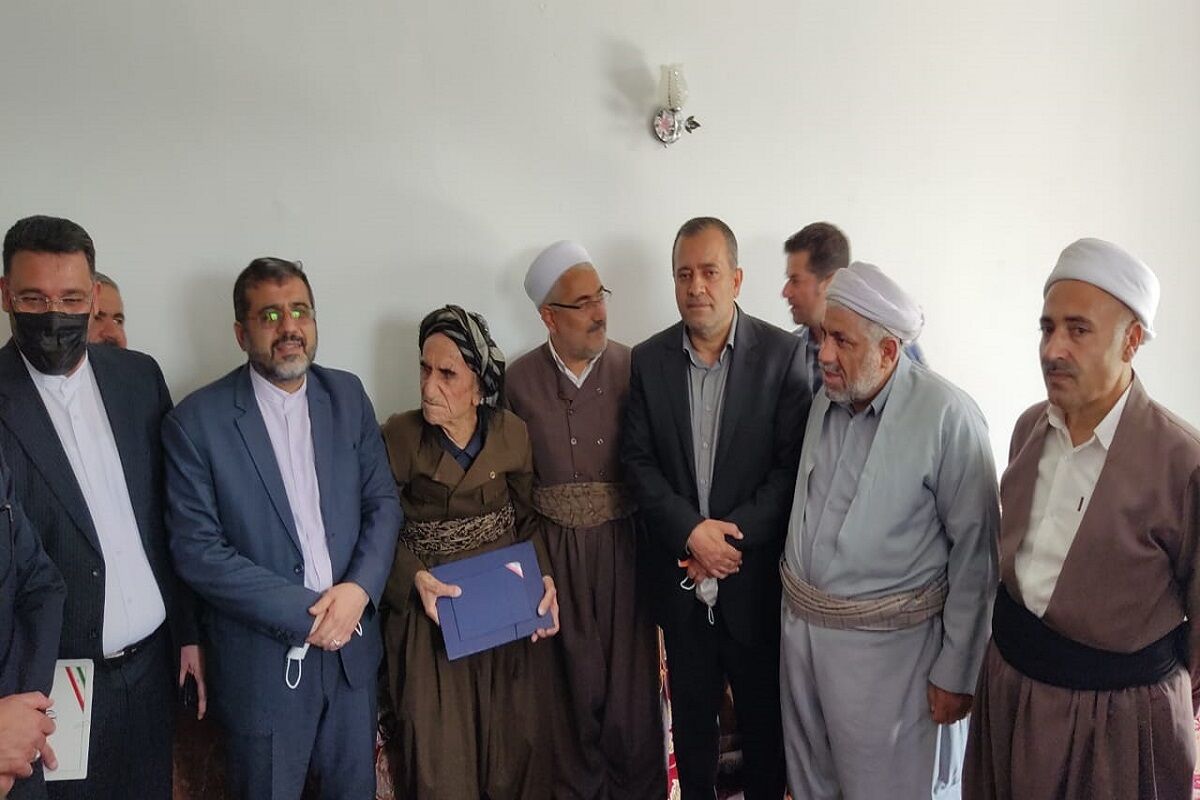 وزیر فرهنگ و ارشاد اسلامی با هنرمند پیشکسوت سردشتی دیدار کرد