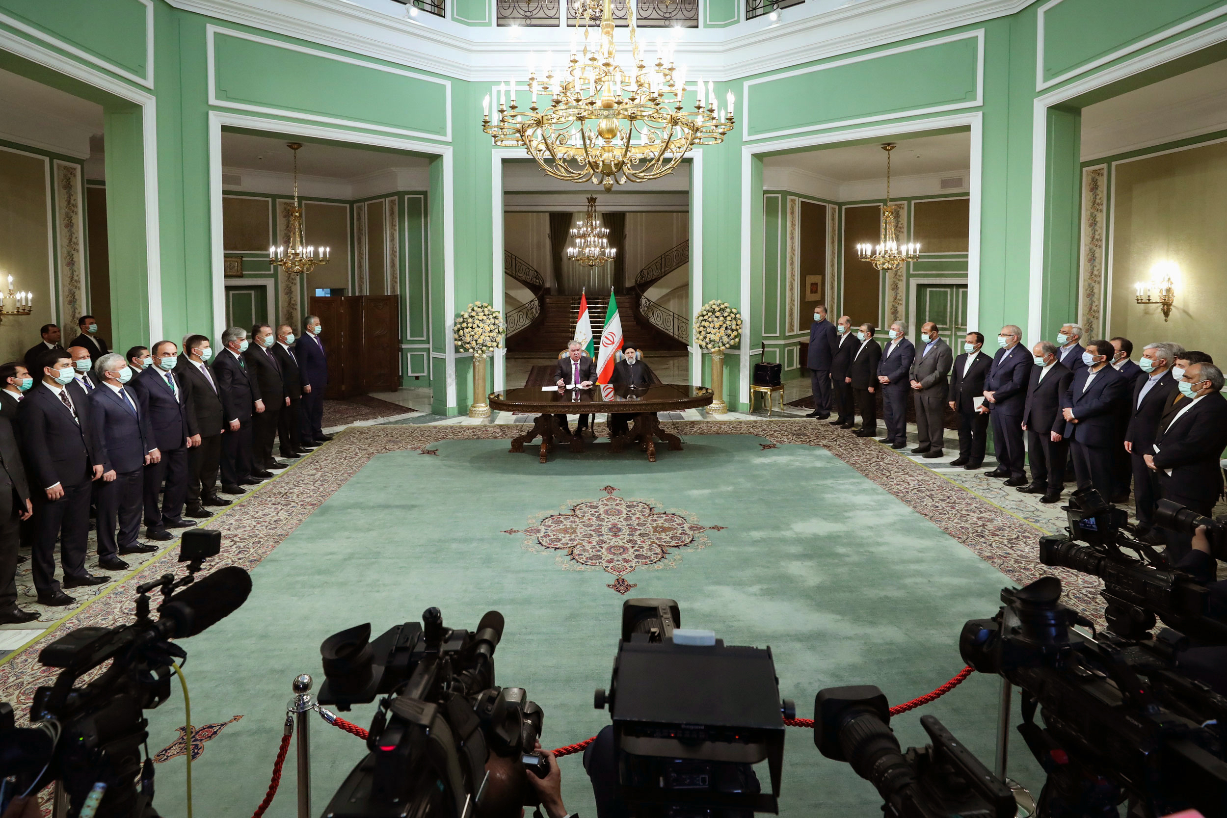 ایران و تاجیکستان برای گسترش روابط اراده جدی دارند/  گفتگوهای سازنده ای با آیت الله رئیسی داشتیم