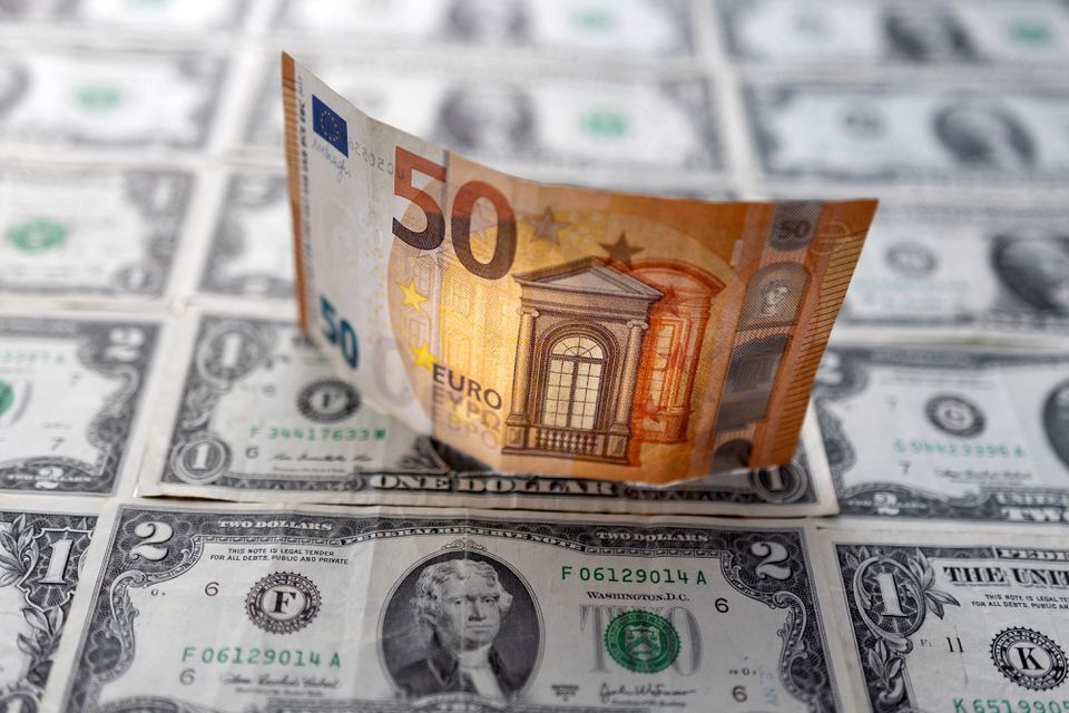 ثبات قیمت دلار و یورو در صرافی‌های بانکی