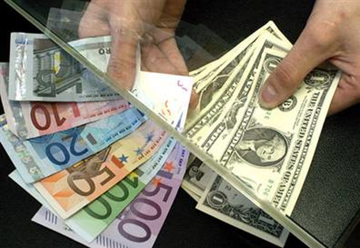افزایش اندک قیمت دلار و یورو در صرافی‌های بانکی