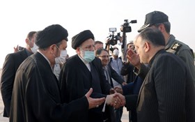   تصاویری از لحظه ورود رئیس‌جمهور به فرودگاه دزفول به منظور افتتاح طرح بزرگ آبرسانی غدیر