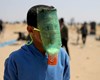 فلسطینی‌ها با پیاز به جنگ گازهای اشک آور صهیونیست ها رفتند + عکس